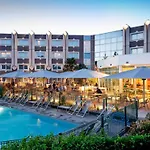 Novotel Отель Клермон-Ферран