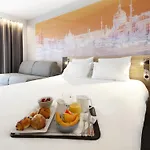 Novotel Отель Клермон-Ферран