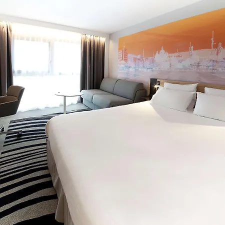Novotel فندق 4*