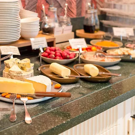 Отель Novotel 4*