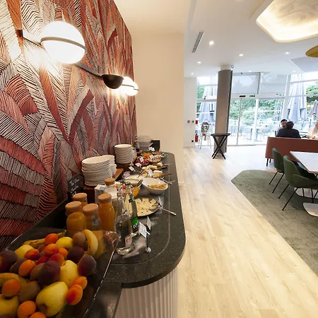 Novotel Hotel 4*